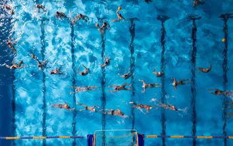 Schwimmbecken