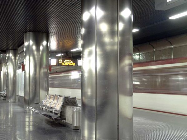 Stadtmobiliar elektropoliert